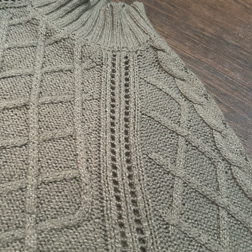 American Eagle Outfitters Green Off-the-Shoulder Sweater - Picture 3 of 6